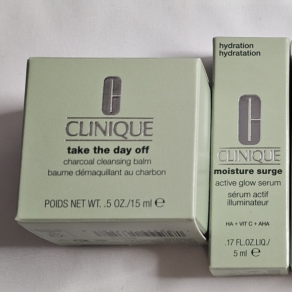 Clinique 4 Piece Skincare Set - Picture 3 of 8